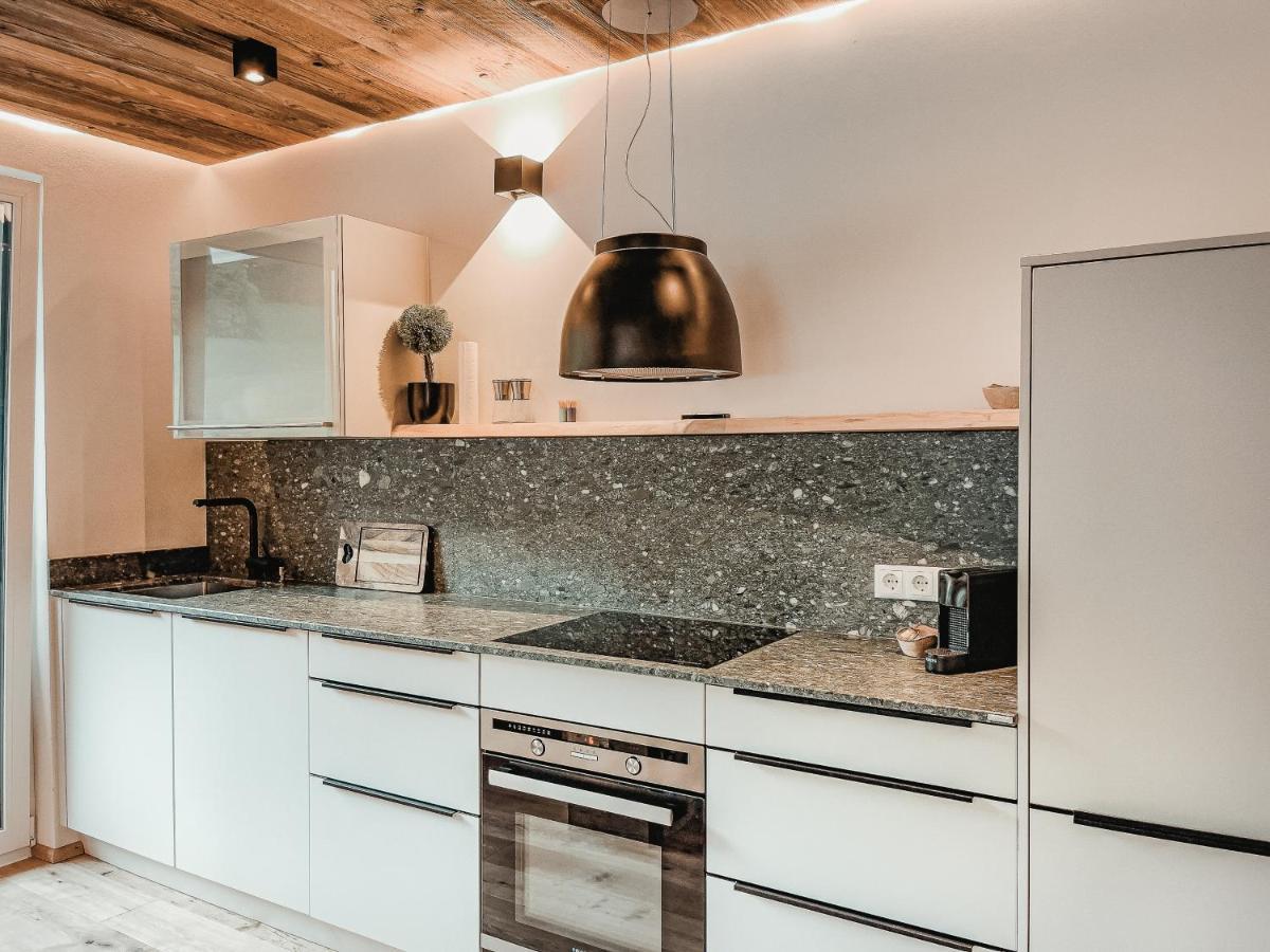Appartement Alpenluxus Presents Oldwood - Balcony & Car Park